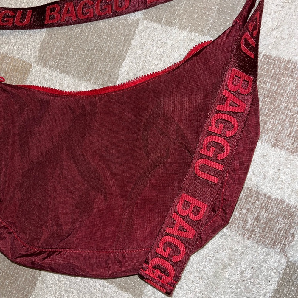 BAGGU MEDIUM MAROON CRESCENT - Picture 2 of 6